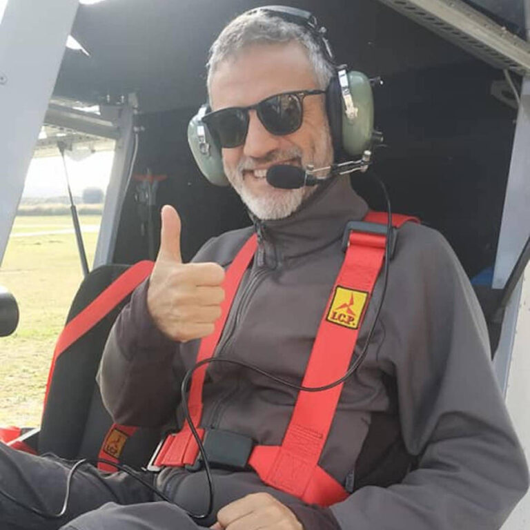 Fernando Gamboa en helicóptero